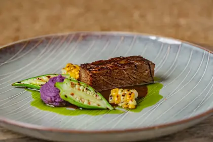 /clients/Helmi/Helmi_chefs_table_8.jpg